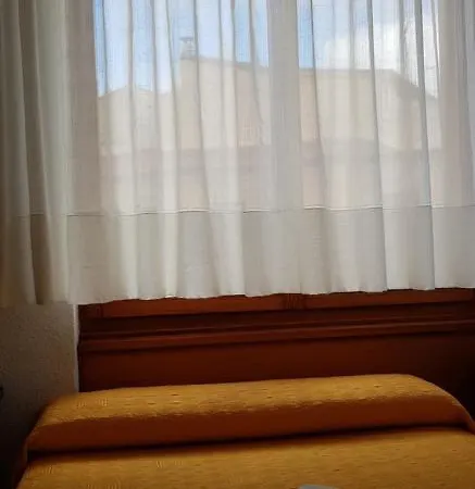 Pension Salamanca 2*