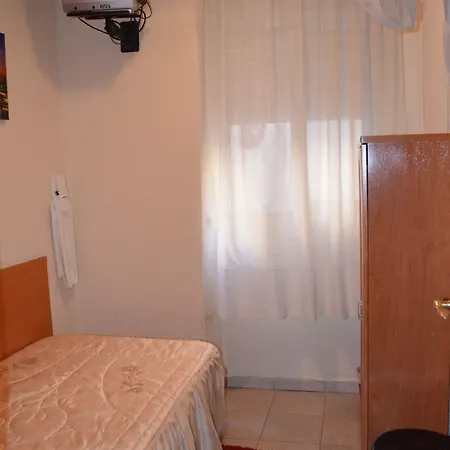 Pension Salamanca 2*