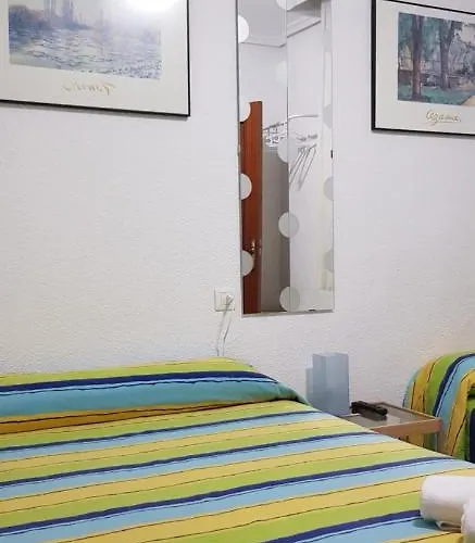 Pension Salamanca בית הארחה