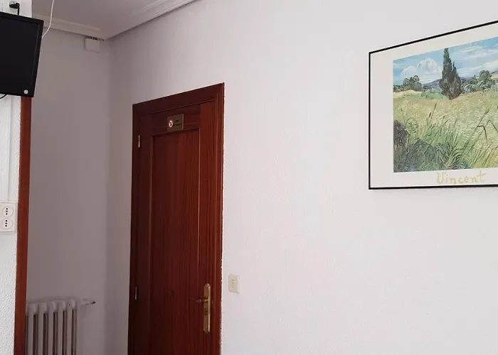 Pension Salamanca 2* סלאמנקה