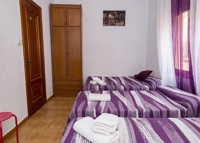 Pension Salamanca בית הארחה 2*